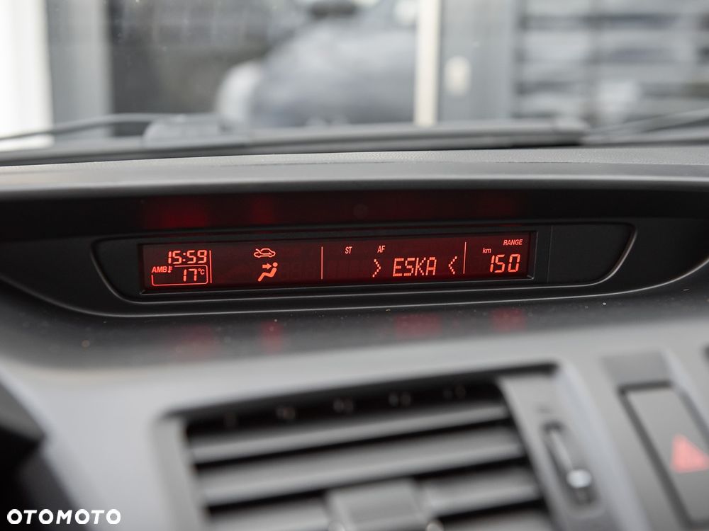 Mazda 5 - 19
