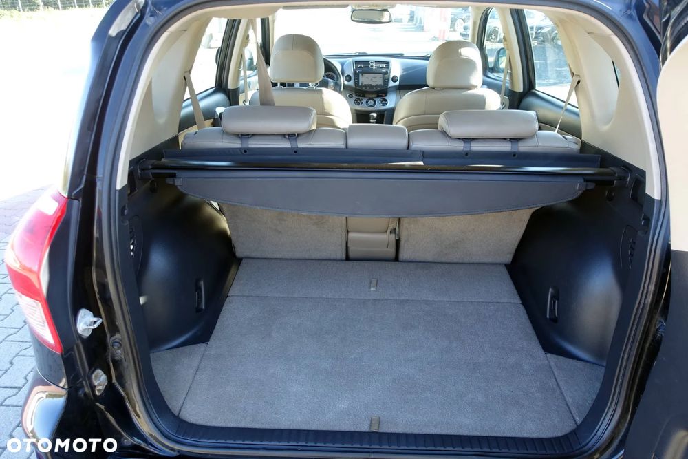 Toyota RAV4 2.2 D-4D 4x4 Executive - 17
