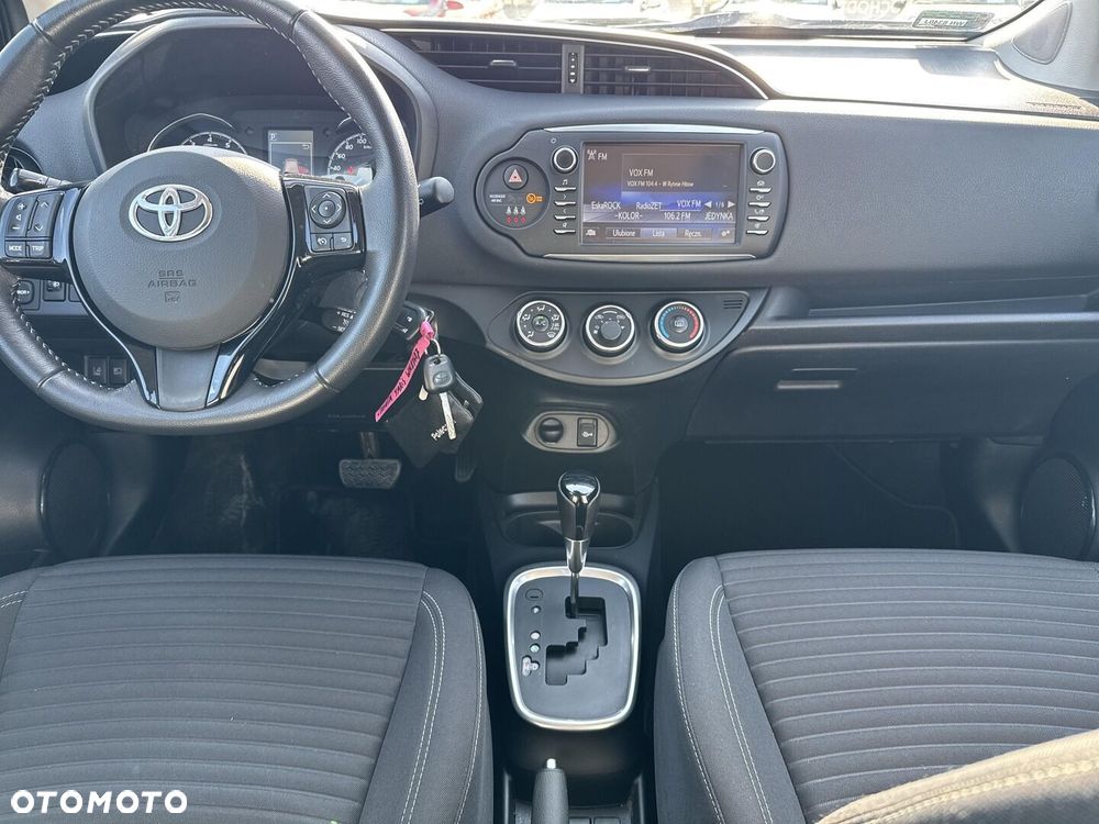 Toyota Yaris 1.5 Premium CVT - 12