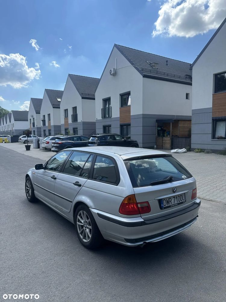 BMW Seria 3 316i - 11