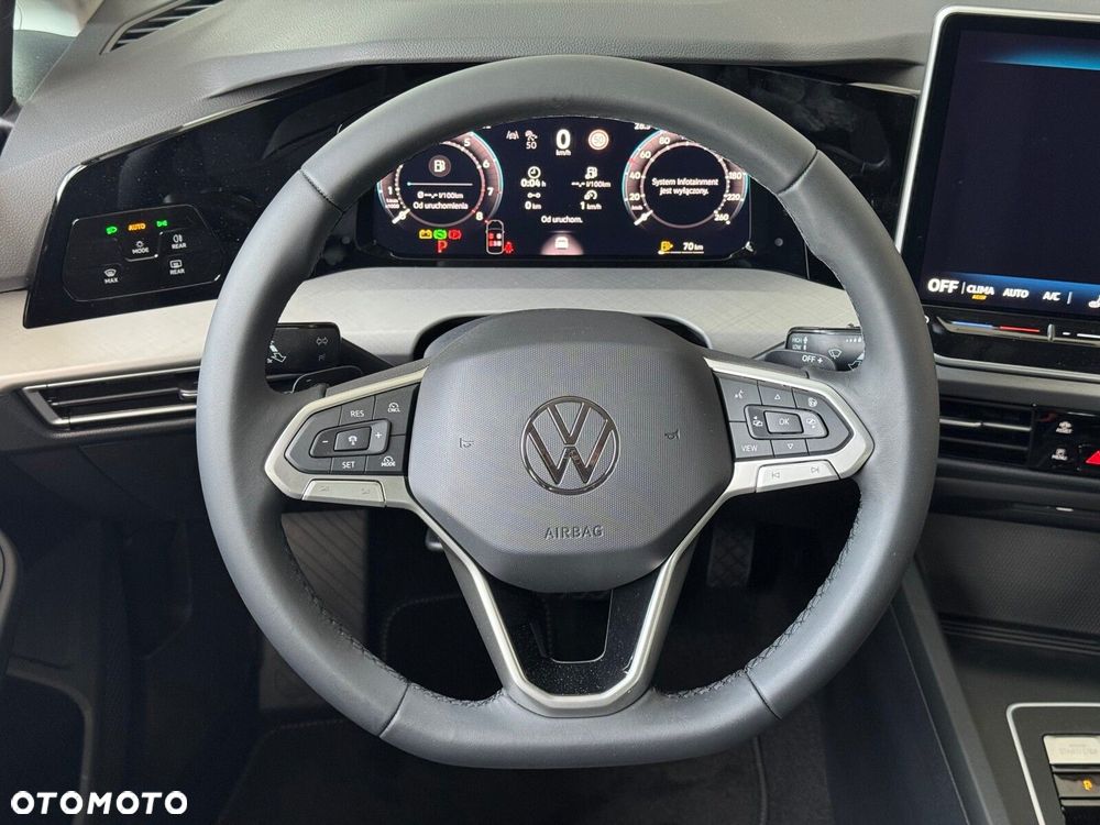 Volkswagen Golf - 22