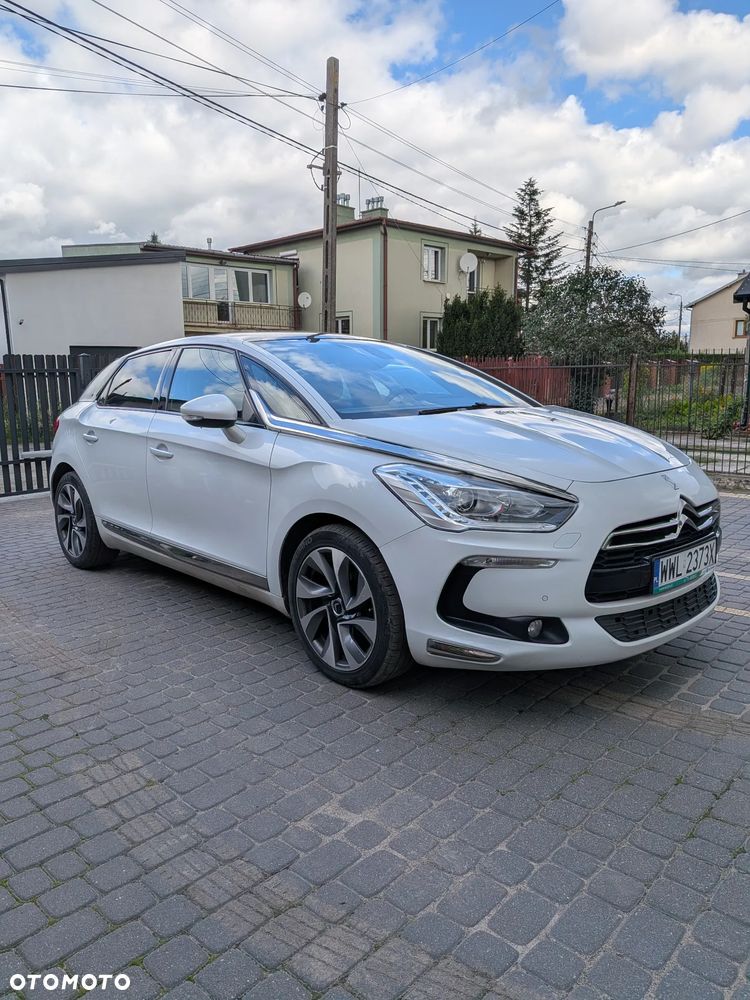 Citroën DS5 1.6 THP SoChic - 1