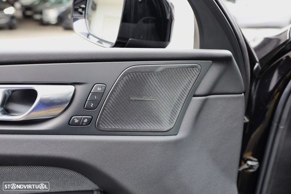 Volvo XC 60 2.0 T6 PHEV Black Edition AWD - 14