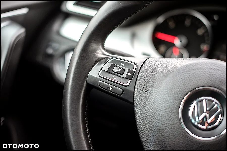 Volkswagen Passat - 19