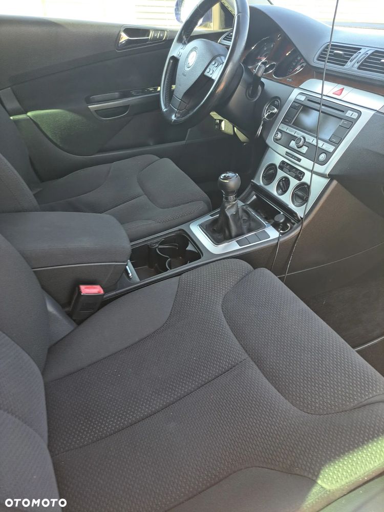 Volkswagen Passat 2.0 TDI Trendline - 8