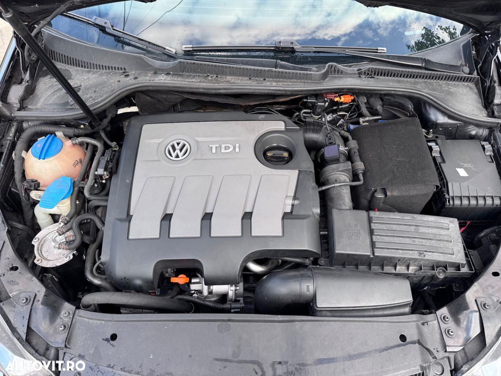 Volkswagen Golf 1.6 TDI DPF Style - 11