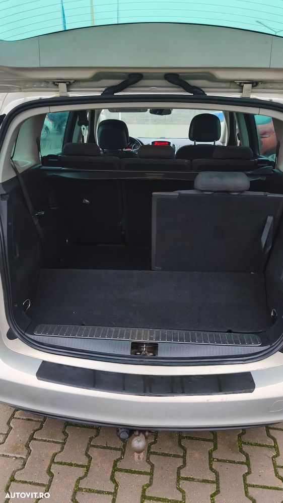Opel Zafira - 11