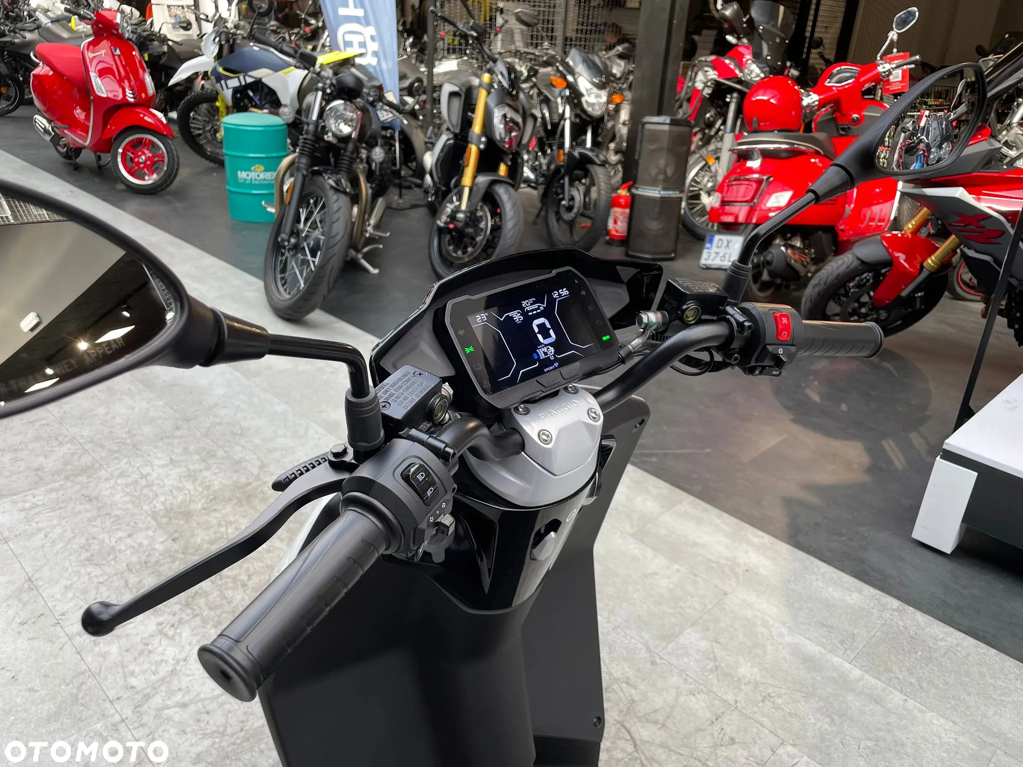 Piaggio Inny - 12
