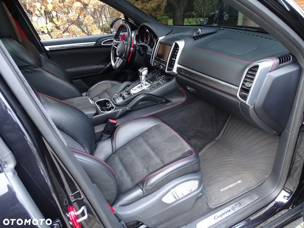 Porsche Cayenne GTS - 16