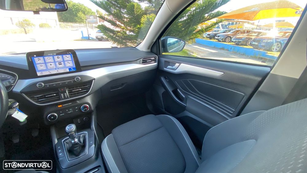 Ford Focus SW 1.5 TDCi EcoBlue Titanium - 29