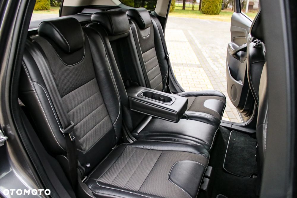 Ford Kuga 2.0 TDCi FWD Titanium - 23