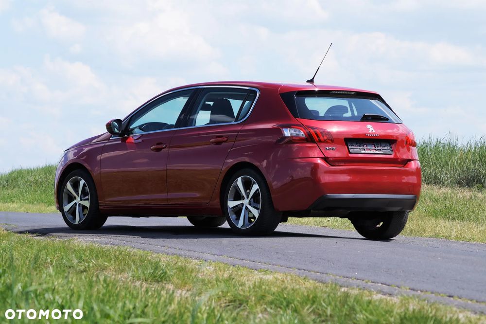 Peugeot 308 - 8