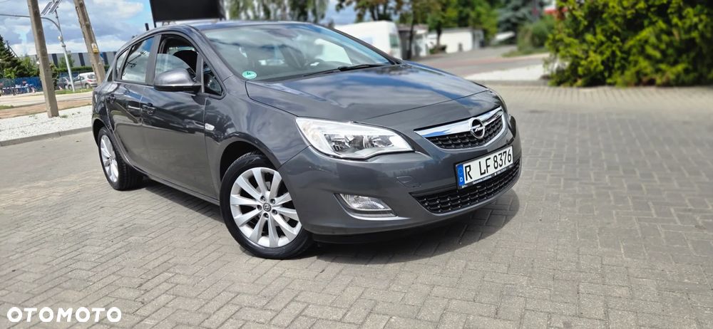 Opel Astra 1.4 Turbo 150 Jahre - 23