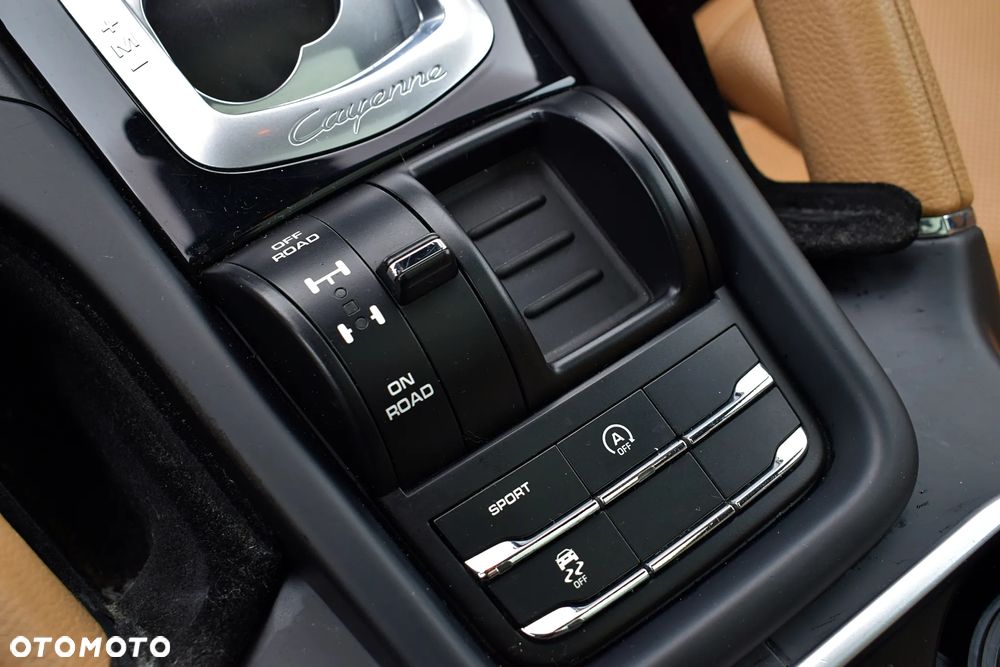 Porsche Cayenne Standard - 17