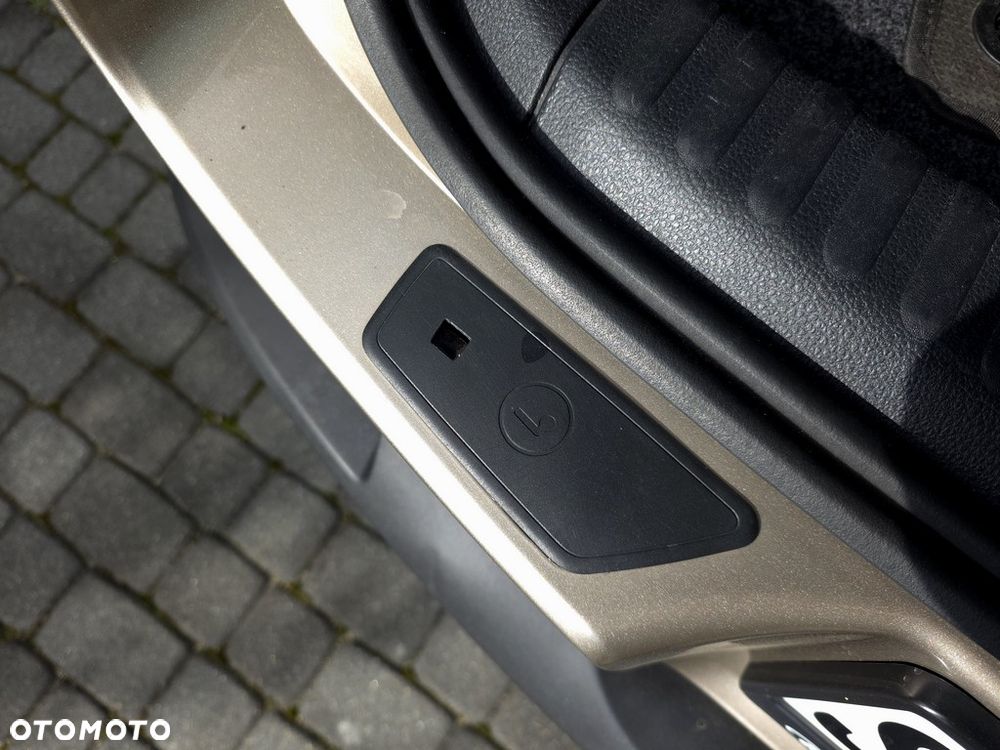 Volkswagen Tiguan 2.0 TDI Perfectline - 27