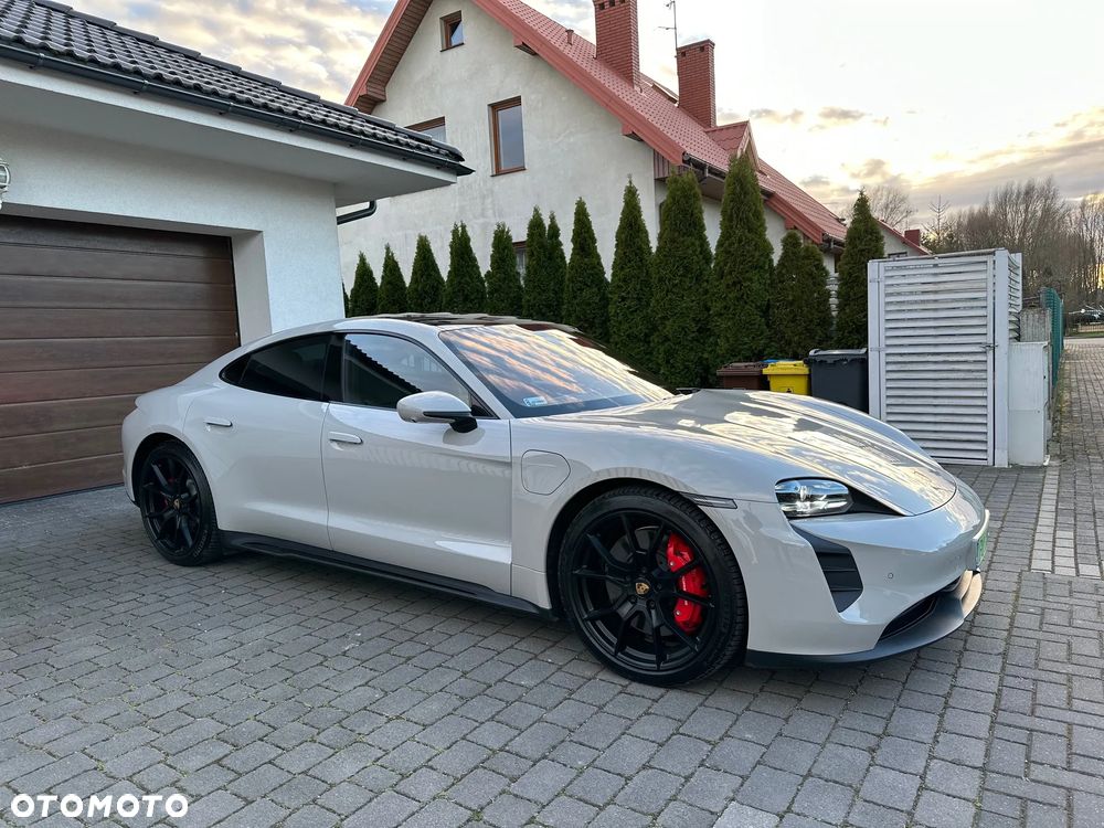 Porsche Taycan - 5