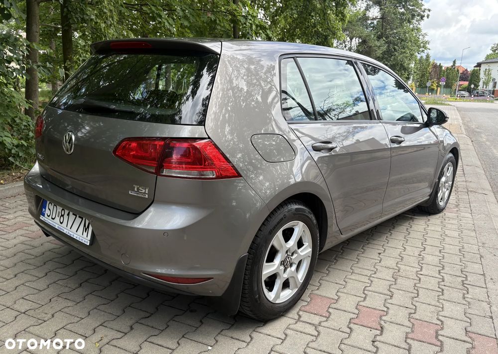 Volkswagen Golf - 6