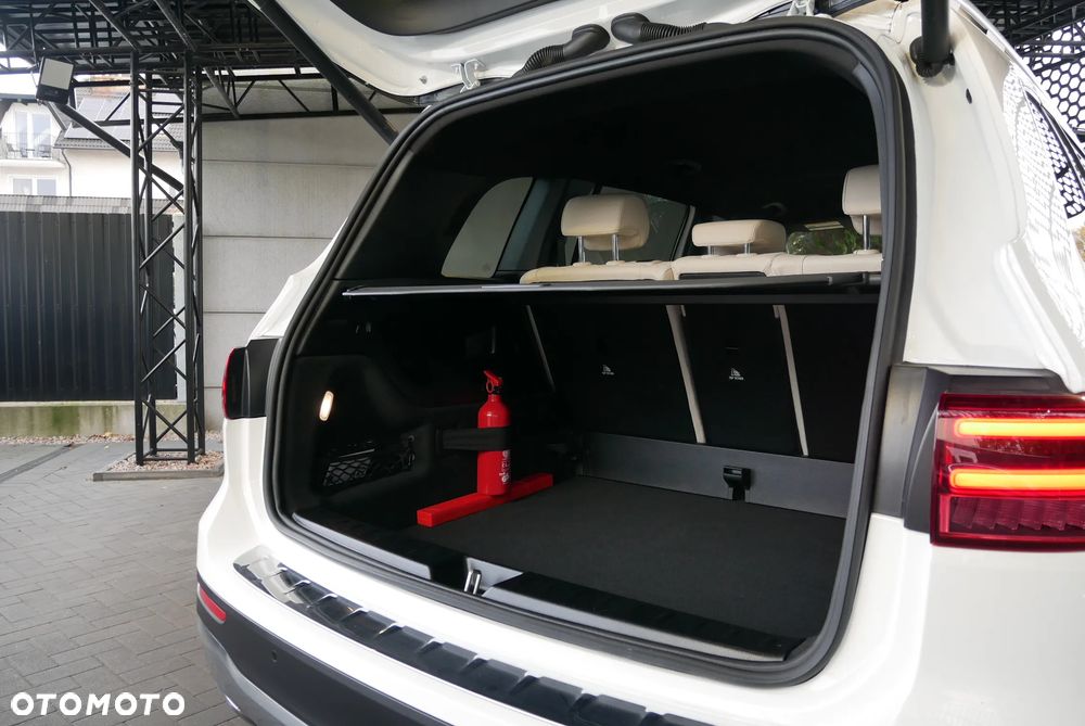 Mercedes-Benz GLB 250 4Matic 8G-DCT - 33