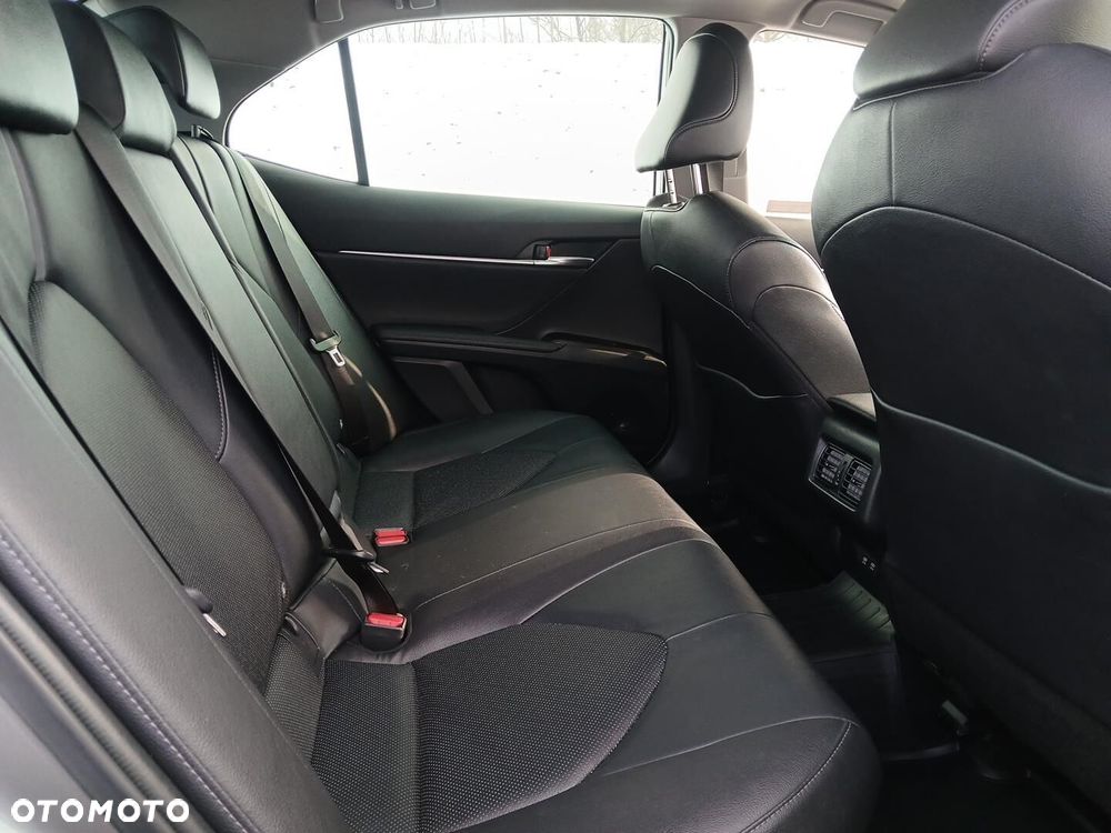 Toyota Camry 2.5 Hybrid Executive CVT - 11