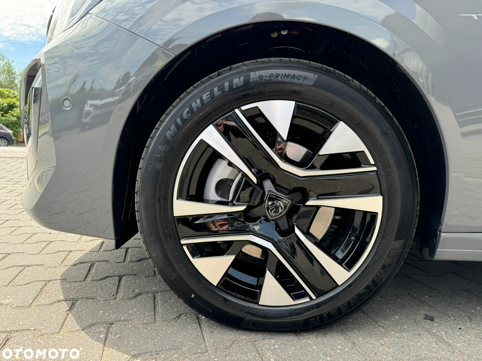 Peugeot 208 1.2 mHEV Allure - 19