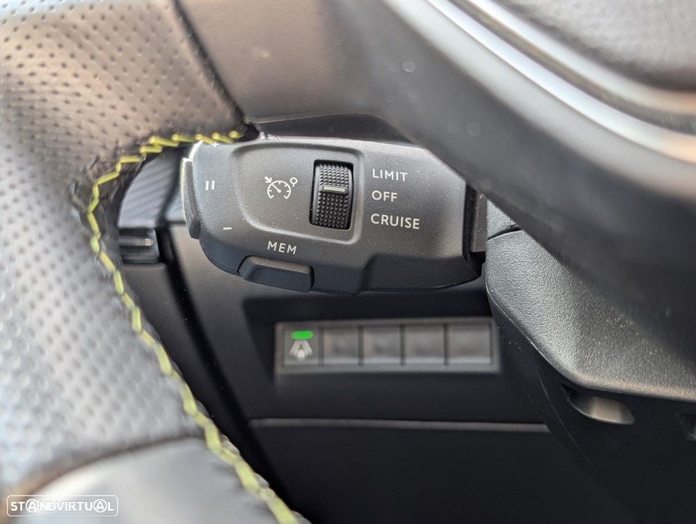 Peugeot e-2008 54 kWh GT - 18