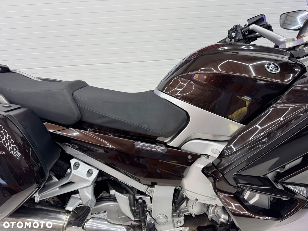 Yamaha FJR - 16