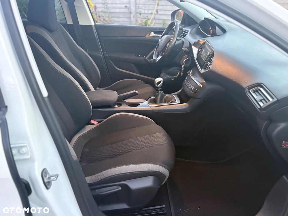 Peugeot 308 BlueHDi 120 Stop & Start Style - 31
