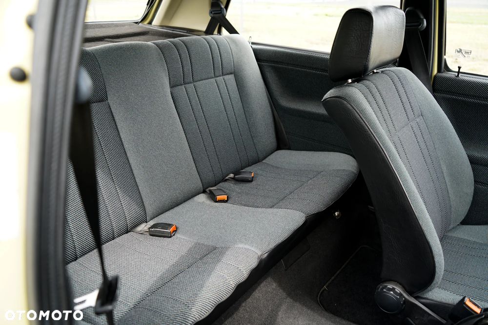 Volkswagen Golf - 25