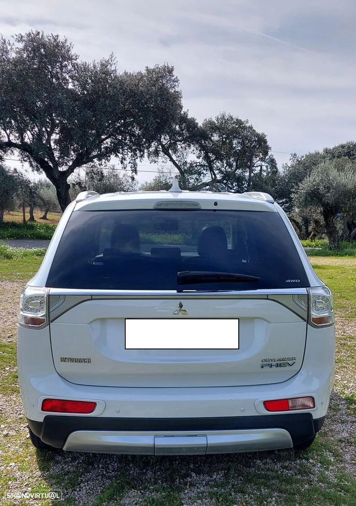 Mitsubishi Outlander 2.0 PHEV Instyle Navi - 4