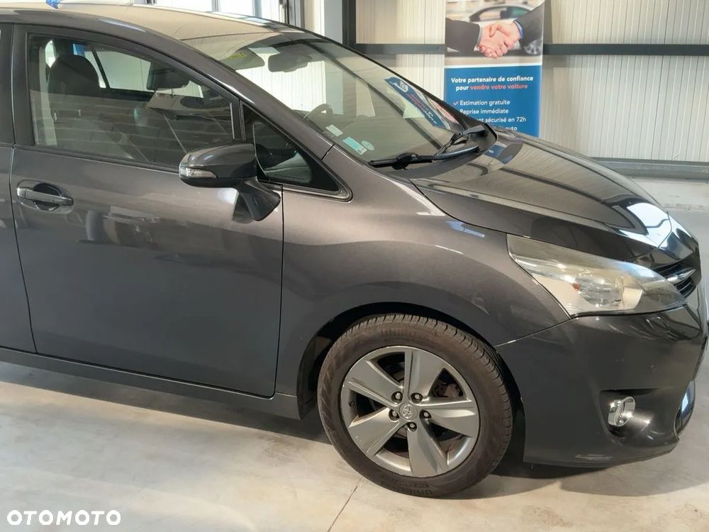 Toyota Verso 1.6 D-4D Prestige - 12