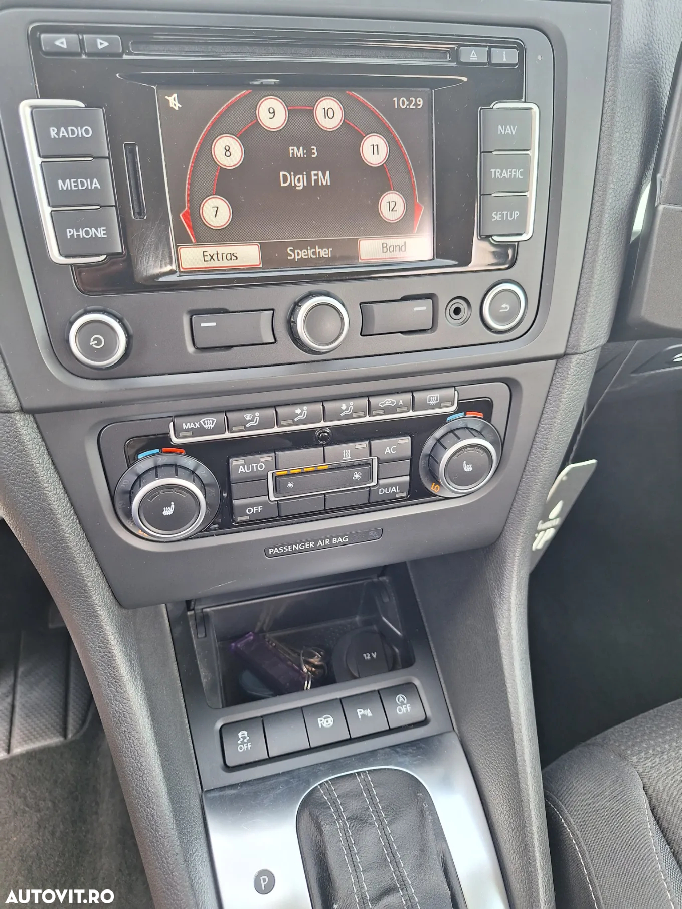 Volkswagen Golf 2.0 TDI Comfortline DSG - 11