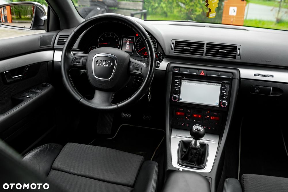 Audi A4 Avant 2.0T FSI Quattro - 24