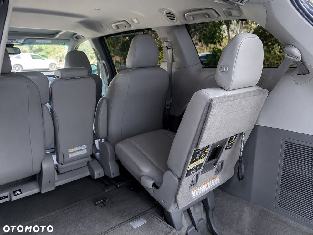 Toyota Sienna 3.5 V6 - 15