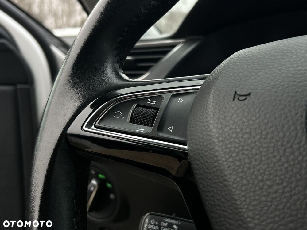 Skoda Superb 2.0 TDI SCR Ambition DSG - 18