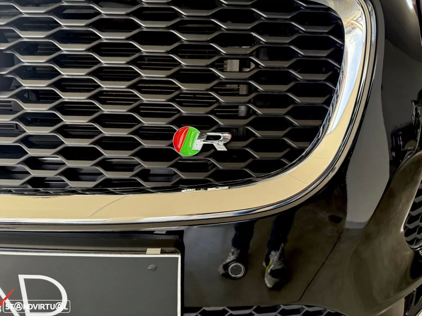 Jaguar E-Pace 2.0 i4D R-Dynamic SE - 14