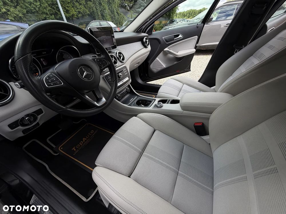 Mercedes-Benz GLA 200 7G-DCT Style - 18