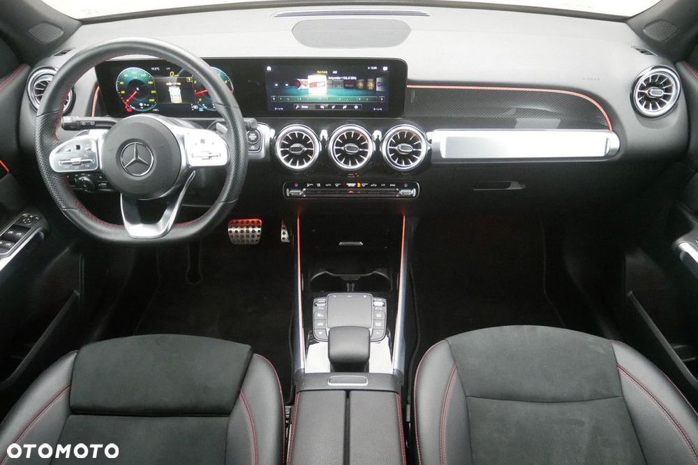 Mercedes-Benz GLB - 8