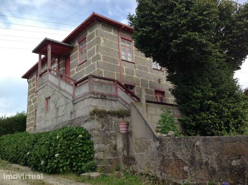 Casa em Pedra, São Martinho do Campo- Sto Tirso - Grande imagem: 4/11