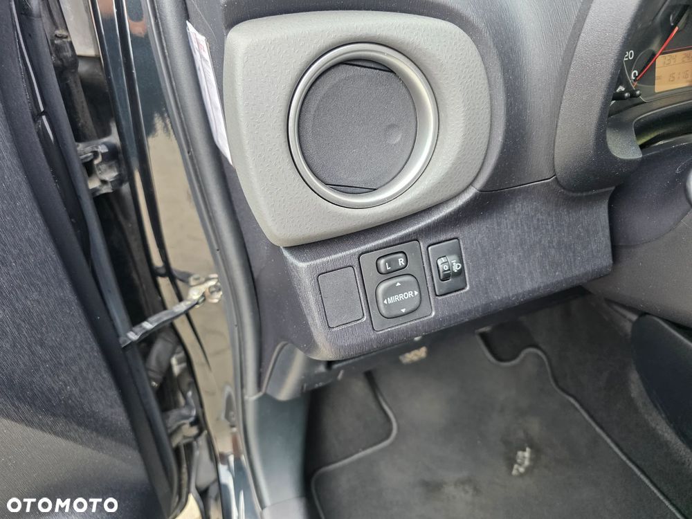 Toyota Yaris 1.0 Premium - 18