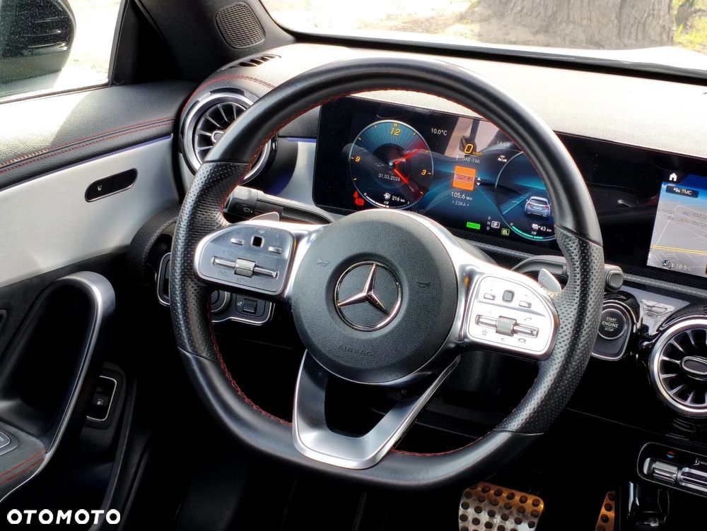 Mercedes-Benz CLA 250 E AMG Line 8G-DCT - 16