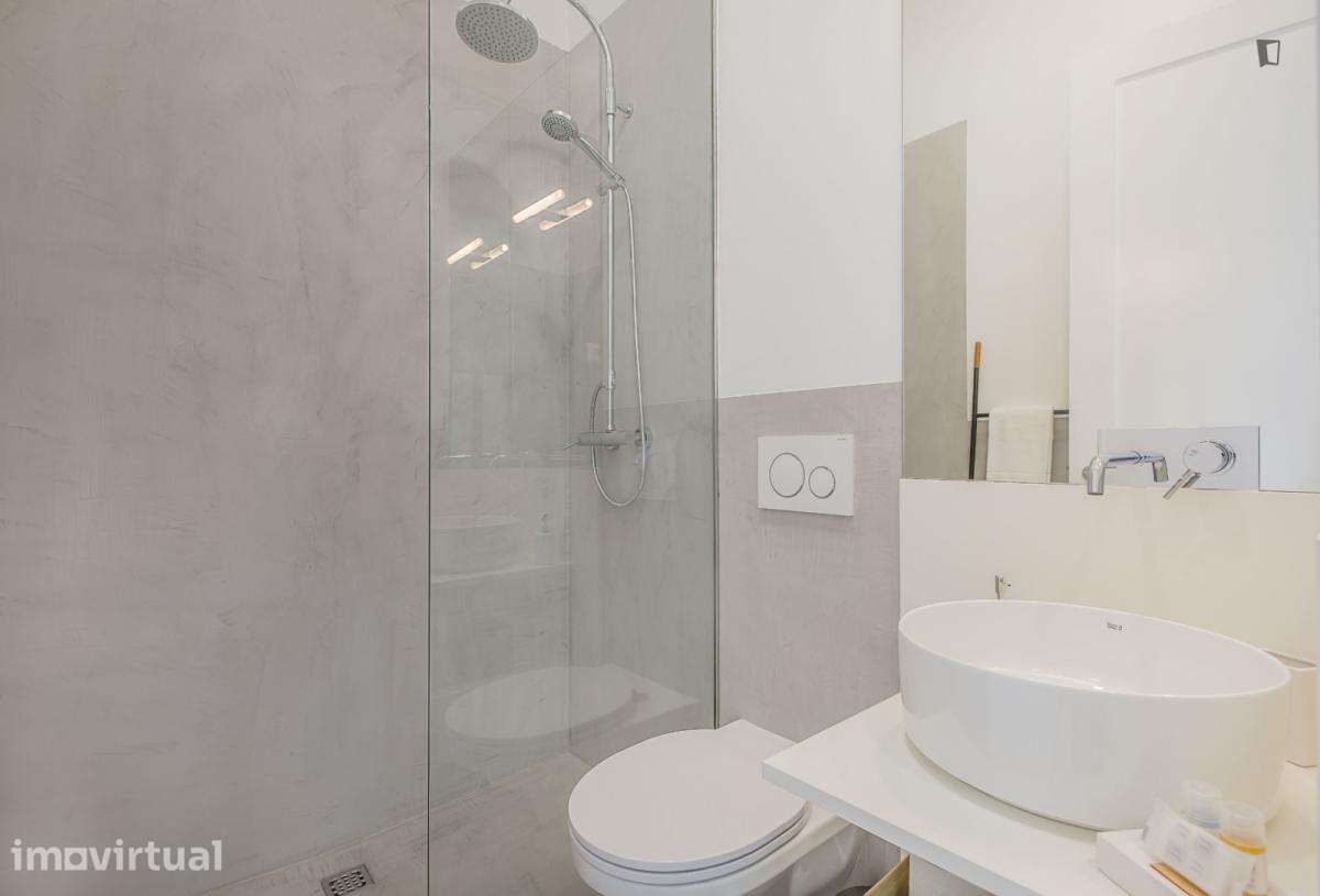 Apartamento com 1 quartos - localizado em Santo Ildefonso Porto - Grande imagem: 2/24