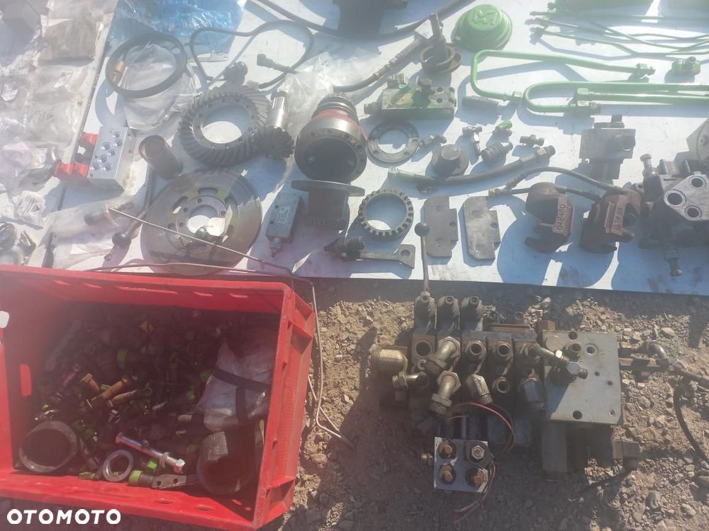 Części MERLO siłownik hydrauliczny,zamek siłowy, 08350803043501A, 28,7 Blok zaworowy, 26,6 ,układ planetarny32,12 pochwa mostu 045568 ,041870,045367,097686,042440,wkład mostu 024849,P36.10,dyferencjau,nagrzewnica,klimatyzator,053121,107714,13 atak,spoiler,klamka,rozdzielacz sterujący 4011840, 057347,chłodnica kuler,oleju,krzyżak,półoś,piasta,cewka,zawór,nadmuch,wentylator manitou,joystick,płyta sterująca, - 14