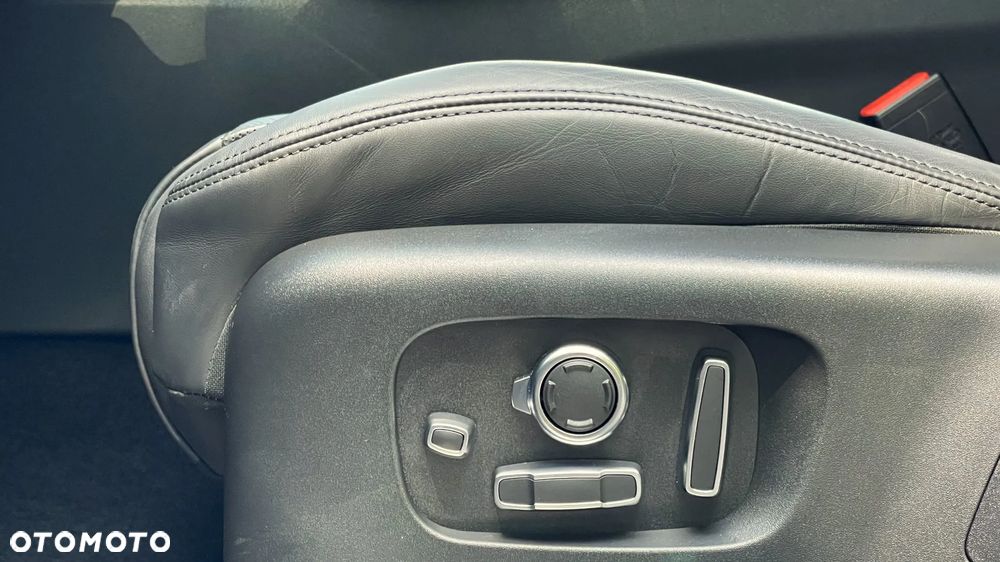 Land Rover Range Rover Velar D300 HSE - 16