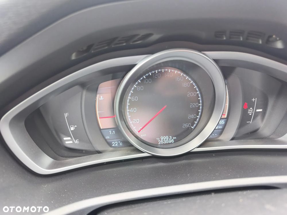Volvo V40 D2 Momentum - 15
