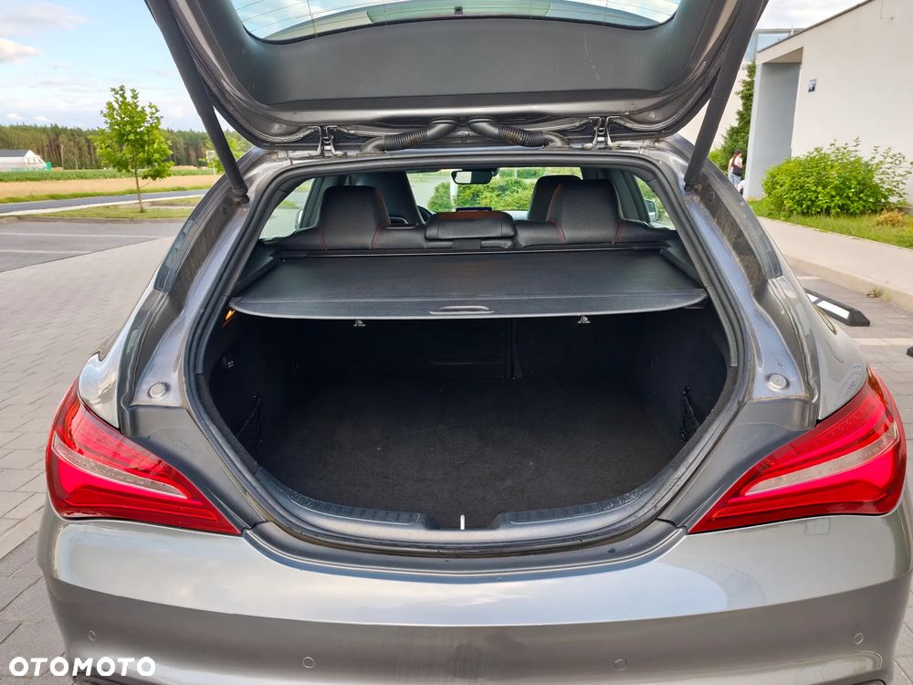 Mercedes-Benz CLA 180 7G-DCT AMG Line - 31