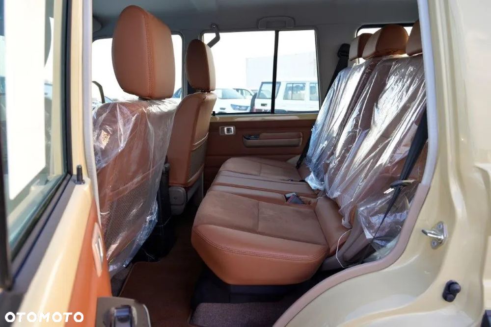 Toyota Land Cruiser - 14