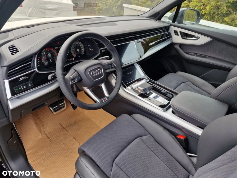 Audi Q7 55 TFSI e Quattro S Line Tiptr - 6