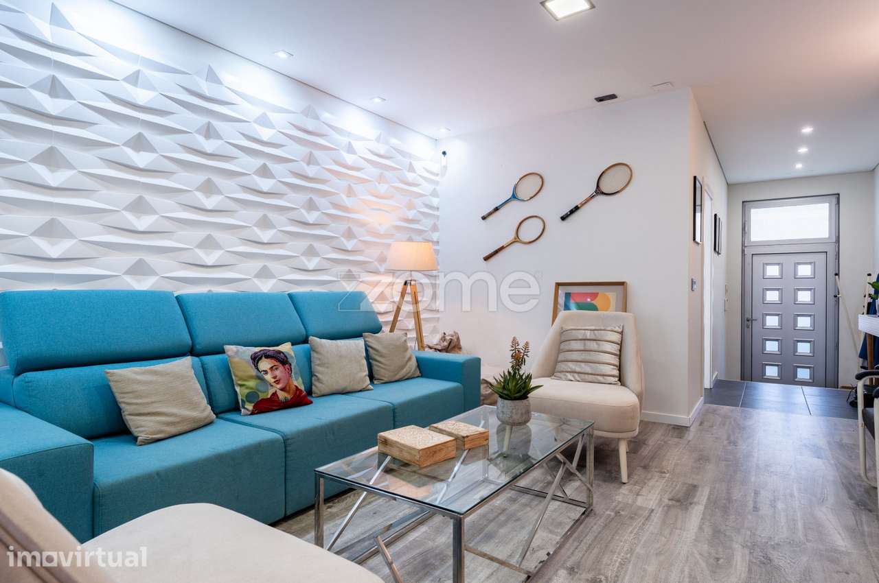 Há apartamentos T1 pensados apenas para dormir. Este não é um deles... - Grande imagem: 4/20