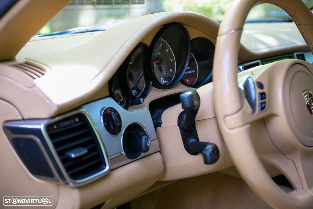 Porsche Panamera S Hybrid J19 - 35