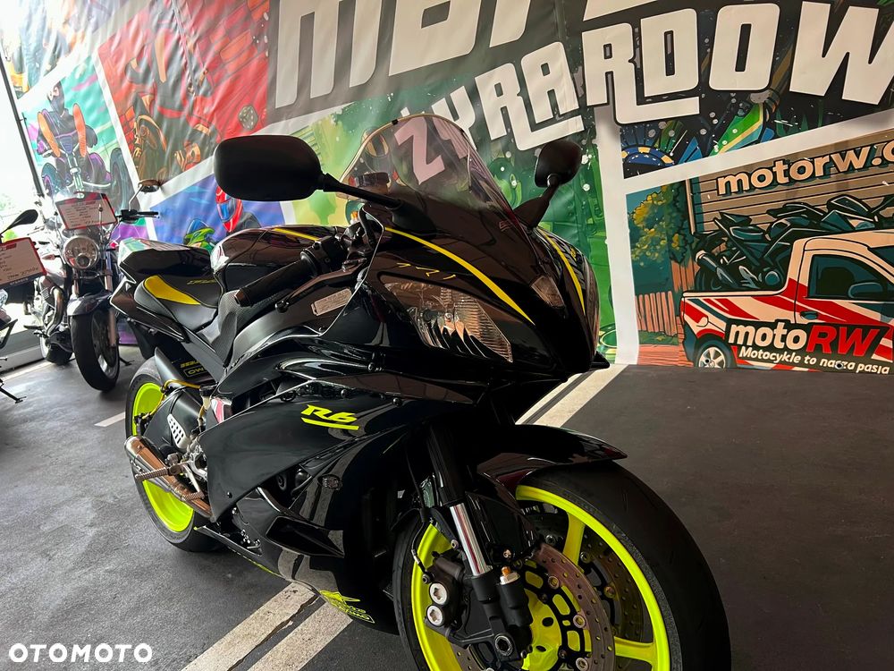 Yamaha R6 - 6